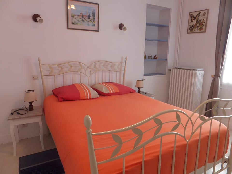 Living room, Bedroom