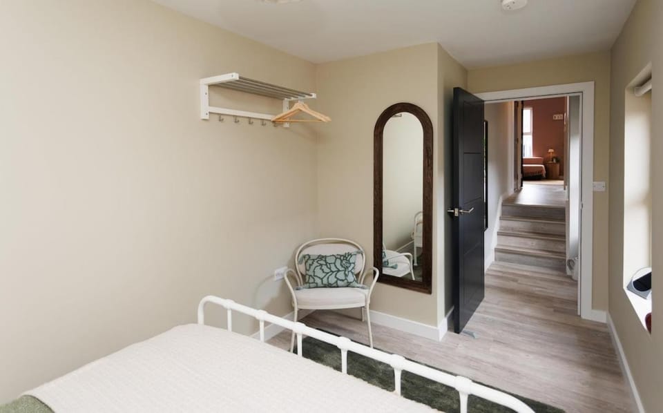 Upper Eastside - XL bed, Balcony, close Cafes and Bars Apartment in Belfast