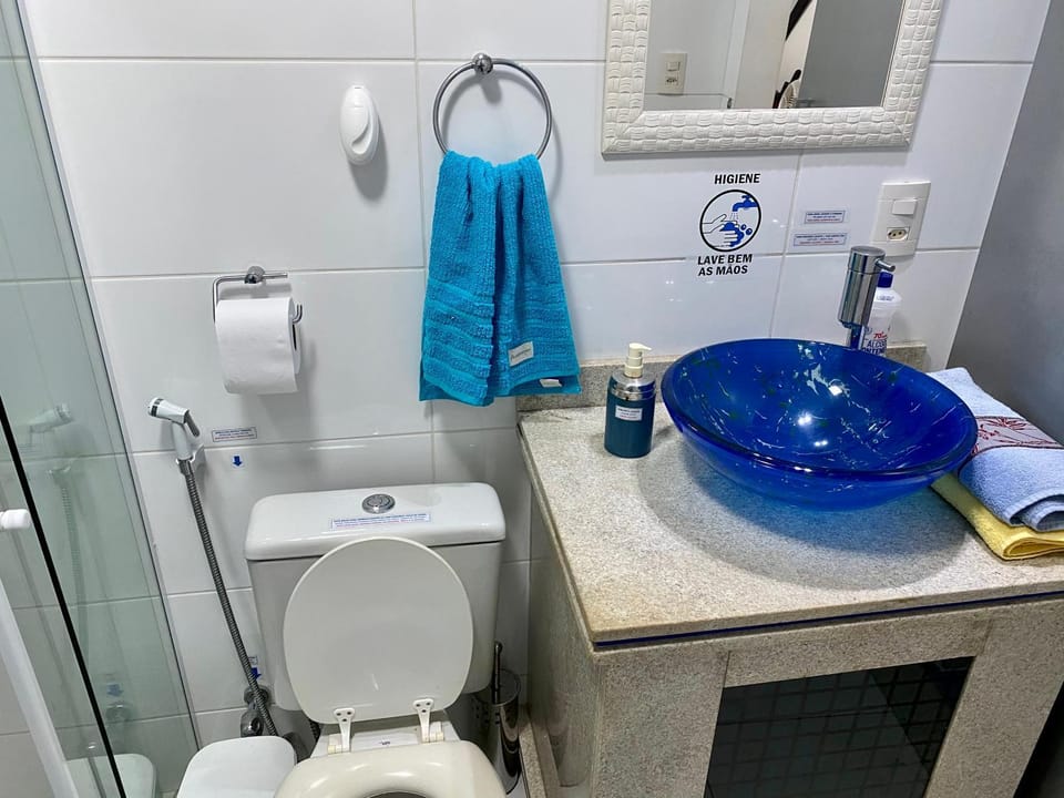 Toilet, Bathroom, towels