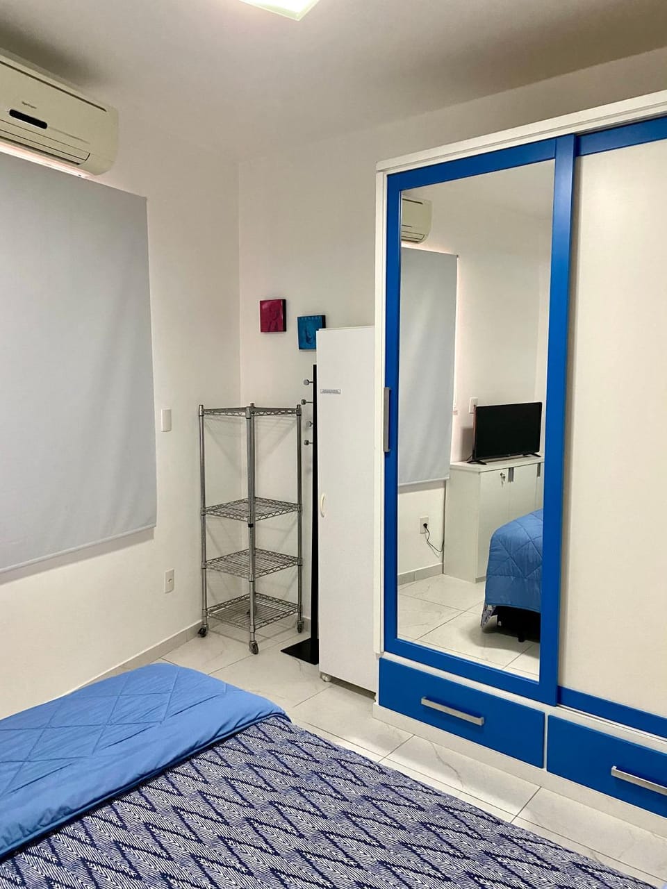 Bed, Photo of the whole room, Bedroom, wardrobe, air conditioner