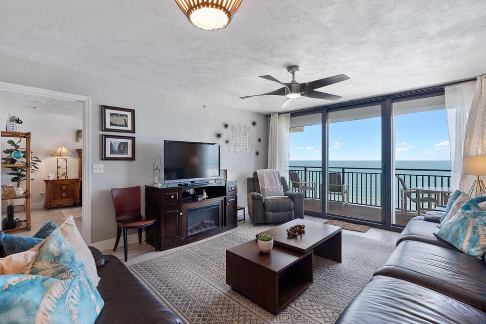 Ocean View Penthouse 2BR Condo Daytona Shores House in South Daytona