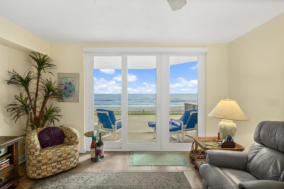 Oceanfront 2BR Condo Ponce Inlet Sleeps 6 House in Ponce Inlet
