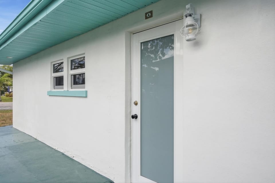 Naples Triplex Retreat Villa in East Naples