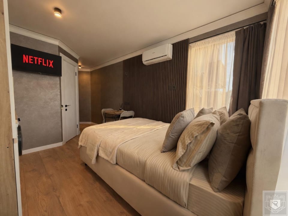 RentHouse Apartments Panoramic-Airport-Studio Apartment in Chișinău