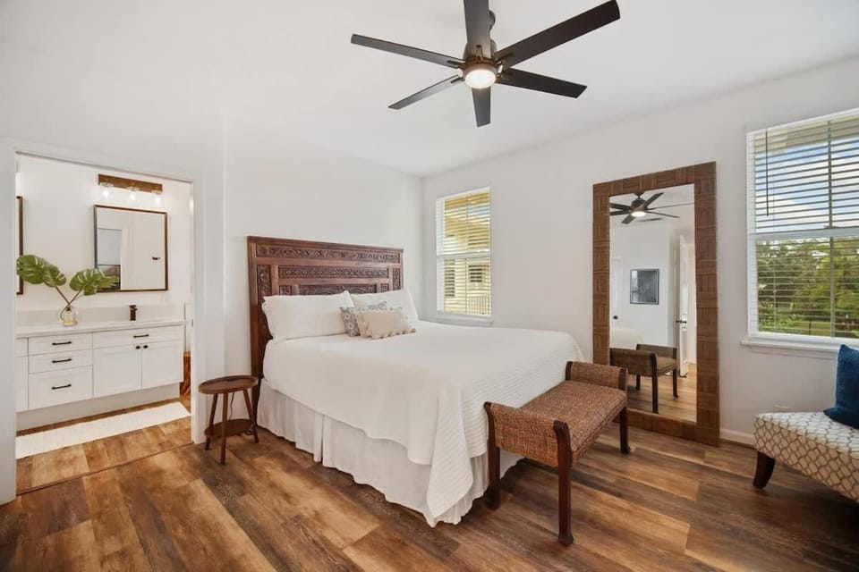 Premium 2BD Bonus Rm AC Epic Pool and Spa House in Princeville