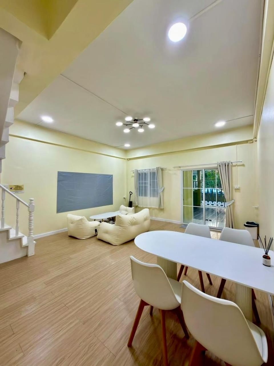 Seating area