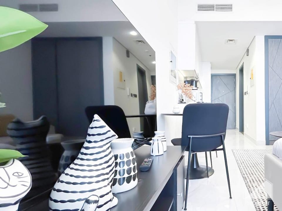 Amazing Studio Balcony Samana Golf Apartment in Dubai