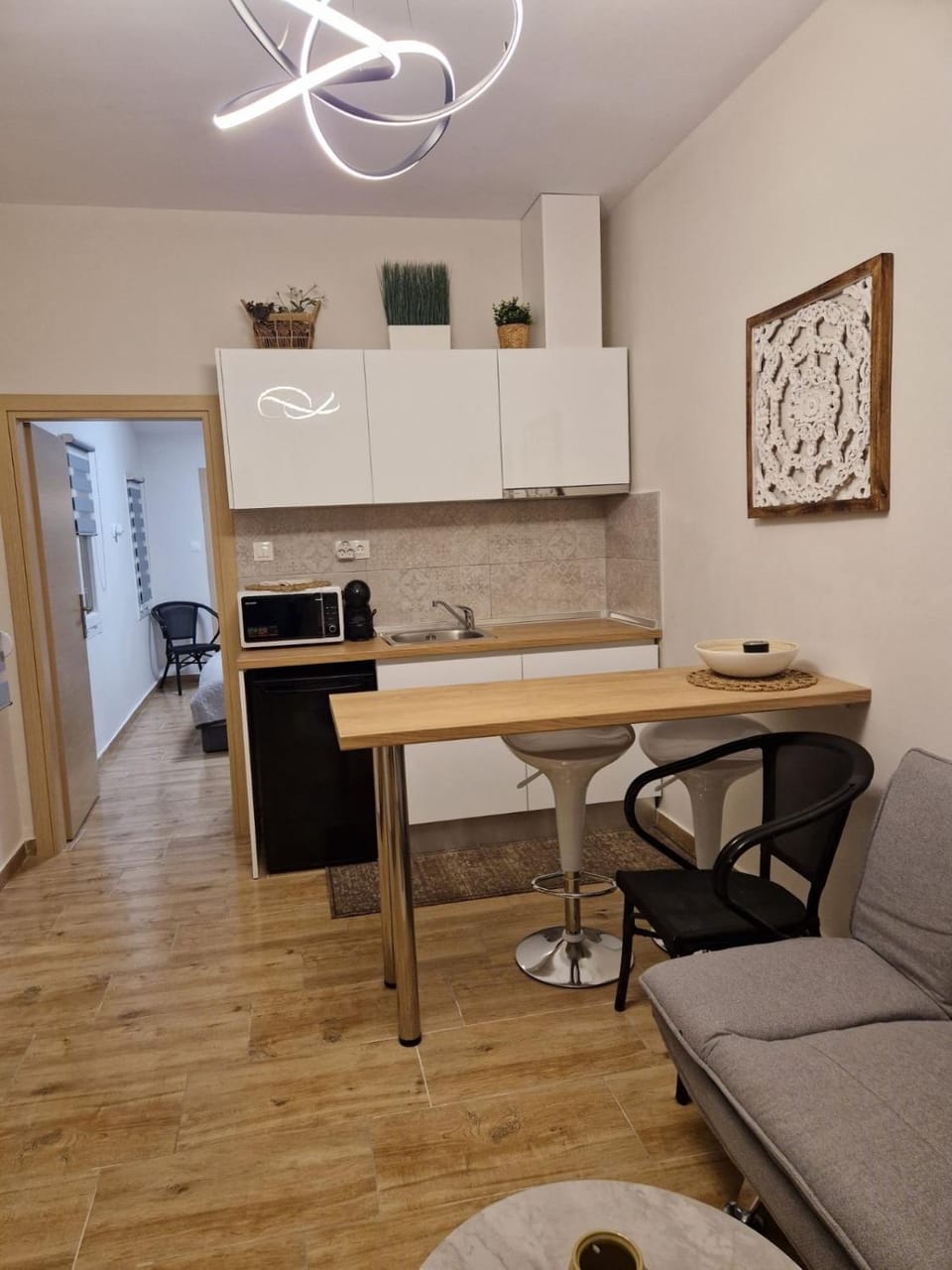 Kitchen or kitchenette, Living room, Seating area