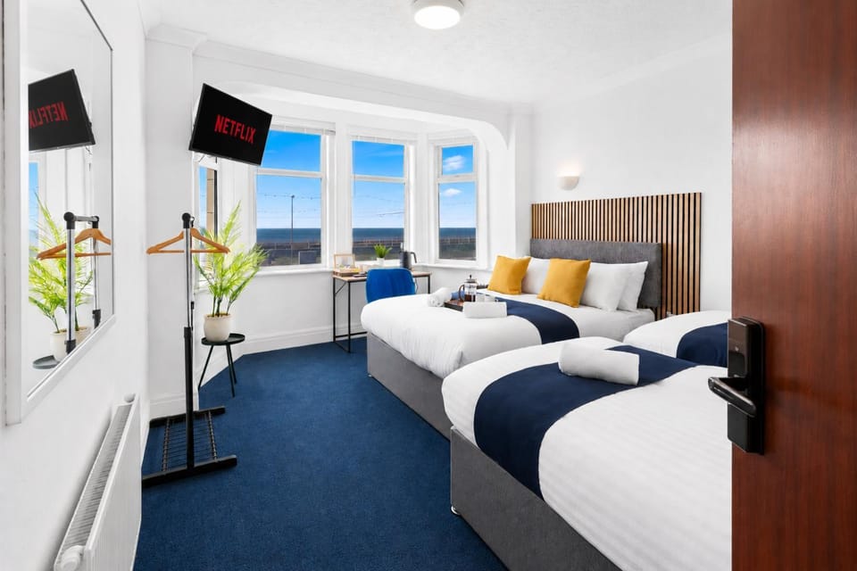 The Roman by BET Stays - Contactless Hotel Bed and Breakfast in Blackpool