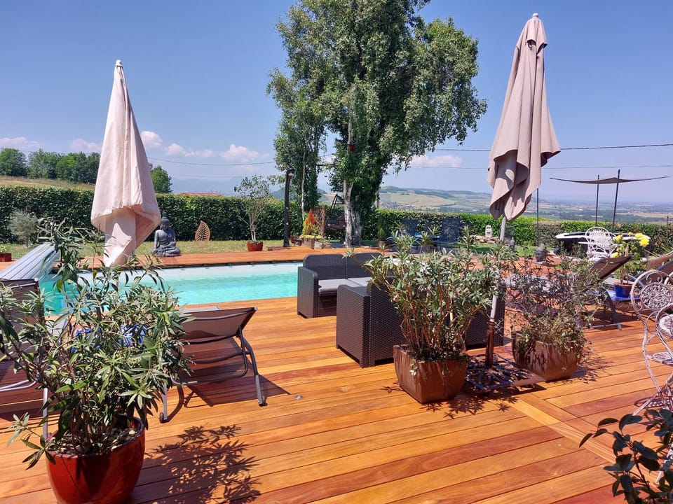 Property building, Balcony/Terrace, Living room, Swimming pool