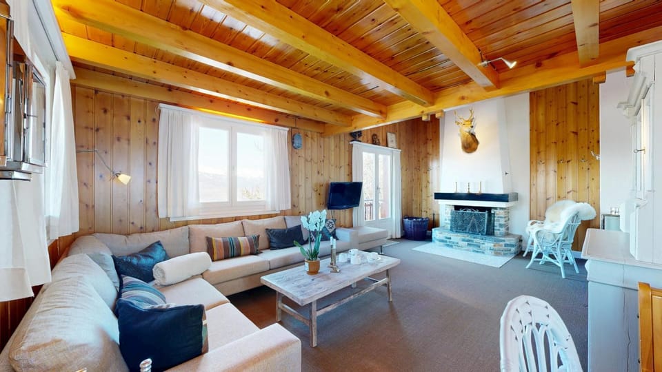 Communal lounge/ TV room, Living room