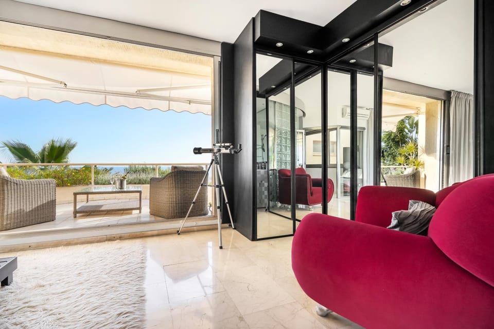Bedroom, City view, Sea view, wardrobe
