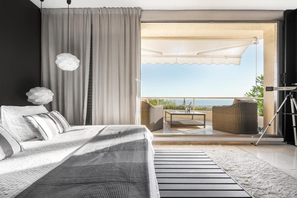 Bed, Natural landscape, Balcony/Terrace, Bedroom, Sea view