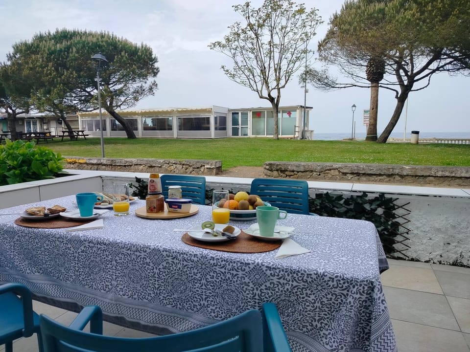 Garden view, Sea view