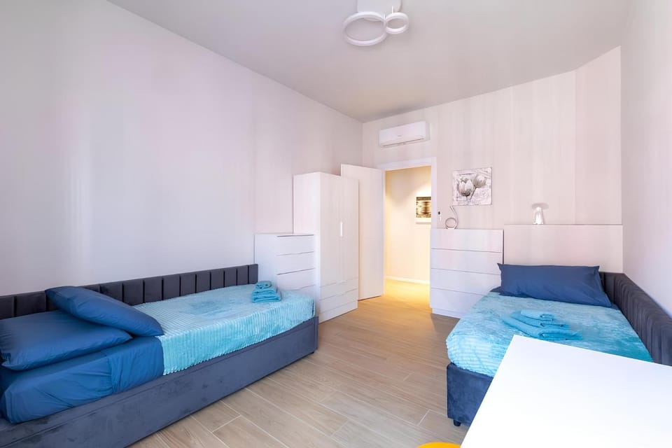 Bed, Photo of the whole room, Bedroom, towels, wardrobe, air conditioner