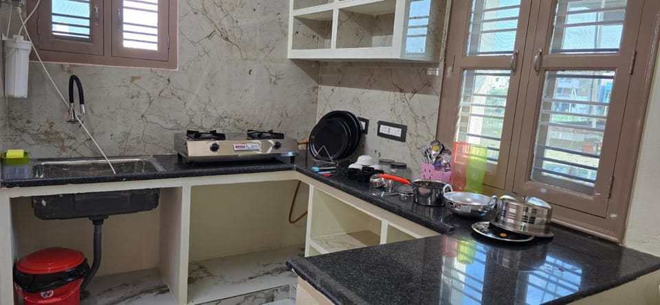 dharani home stay 1bhk Ac 10 mins padmavathi devi temple Apartment in Tirupati
