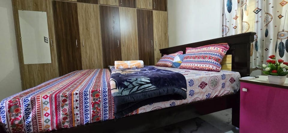 dharani home stay 1bhk Ac 10 mins padmavathi devi temple Apartment in Tirupati