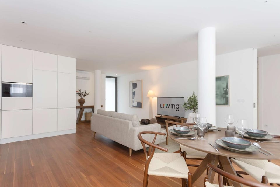 Liiiving in Porto - The Prestige Apartment F Apartment in Porto