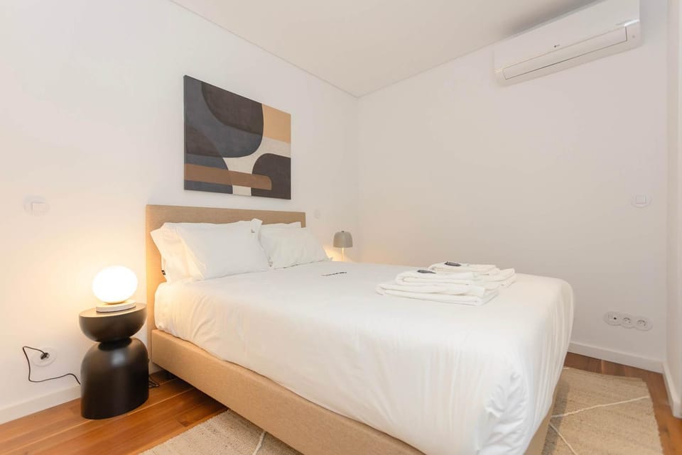 Liiiving in Porto - The Prestige Apartment F Apartment in Porto