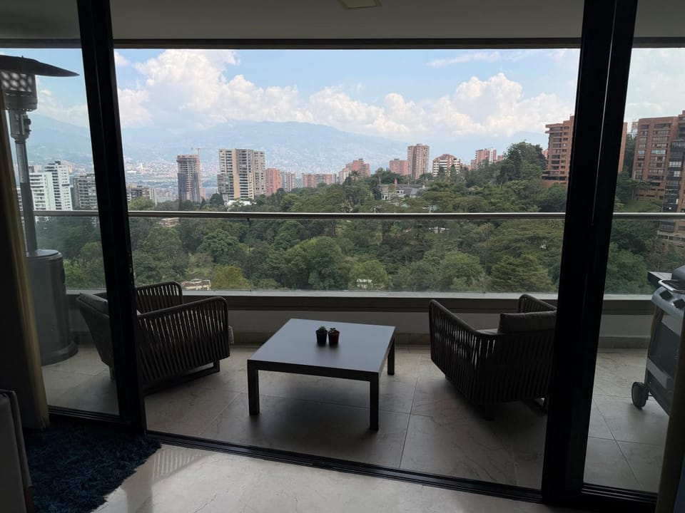 Patio, Day, Natural landscape, View (from property/room), Balcony/Terrace, Living room, Seating area, City view, Mountain view