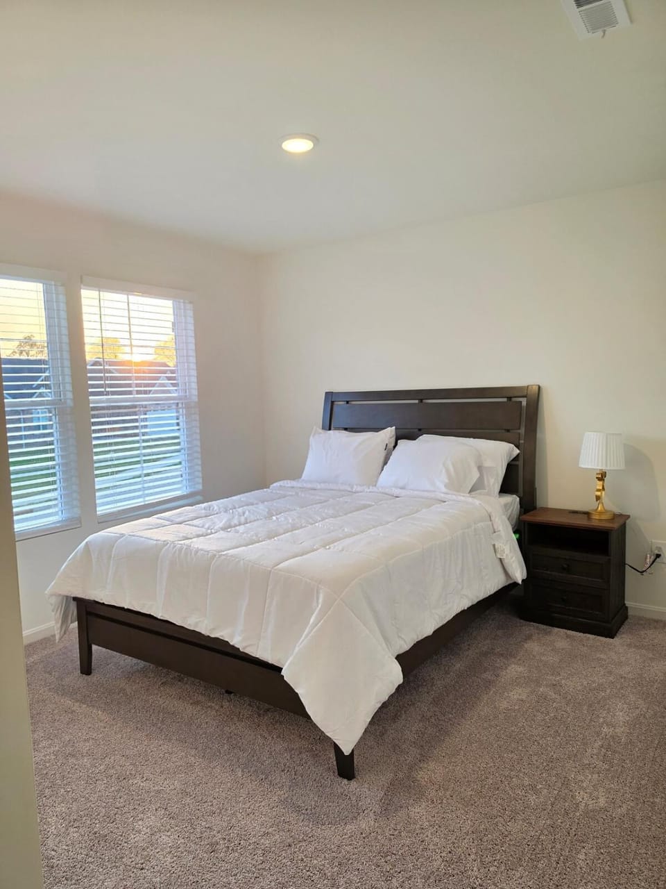 Heart of E-town 5BR Home House in Elizabethtown