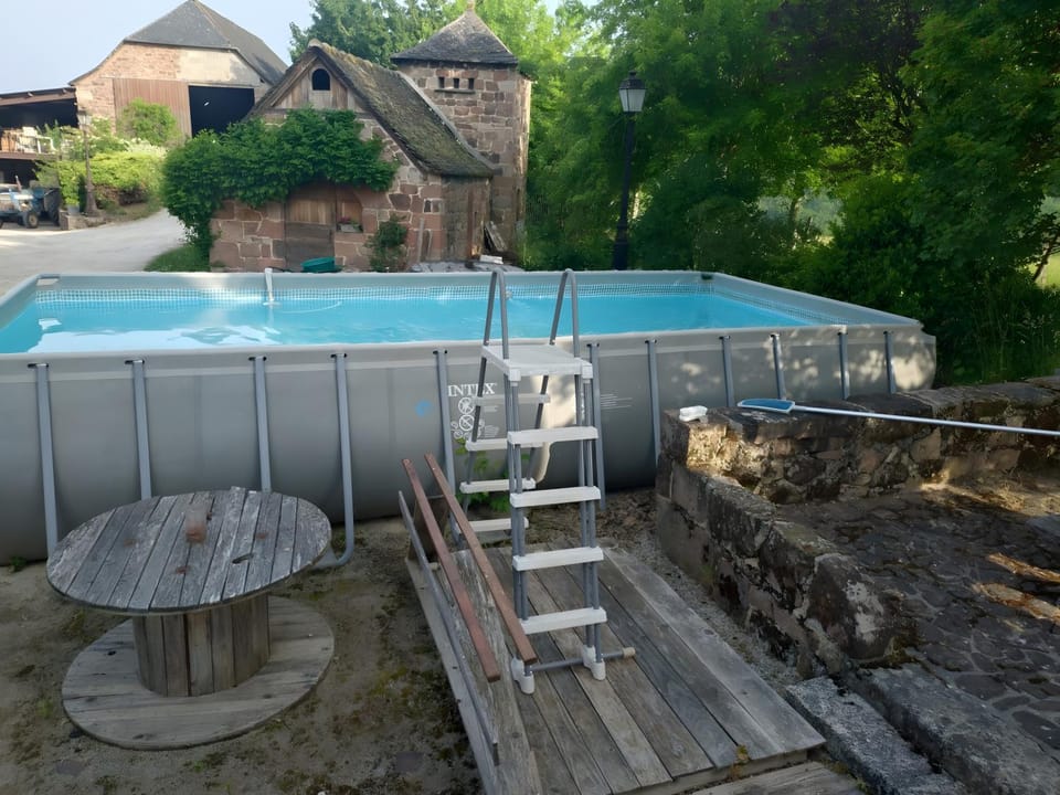 Property building, Swimming pool