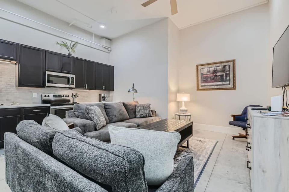 Kitchen or kitchenette, Living room, Seating area, oven, stove