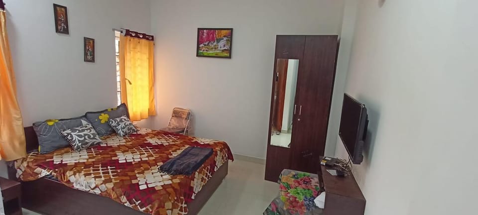 Lotus Home Stay Bed and Breakfast in Kodaikanal