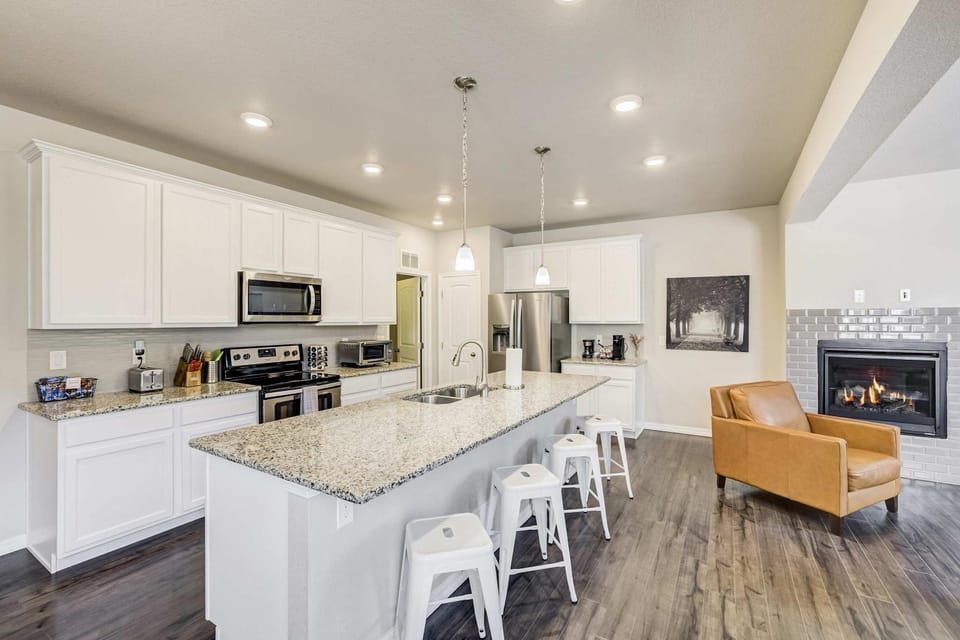 Morning Hollow Pet Friendly Near Garden of Gods House in Colorado Springs