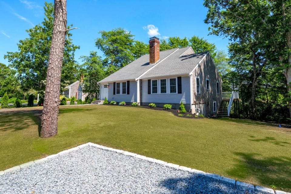 Yarmouth Port Escape Minutes to the Beach House in Yarmouth Port