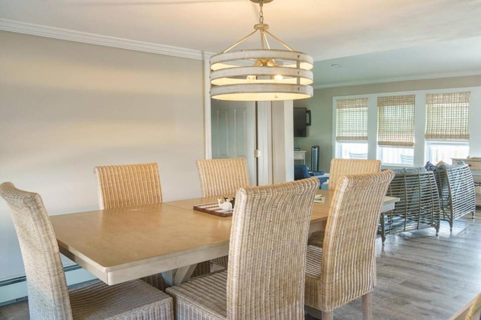 Steps to the Beach Pet Friendly Home House in Hyannis