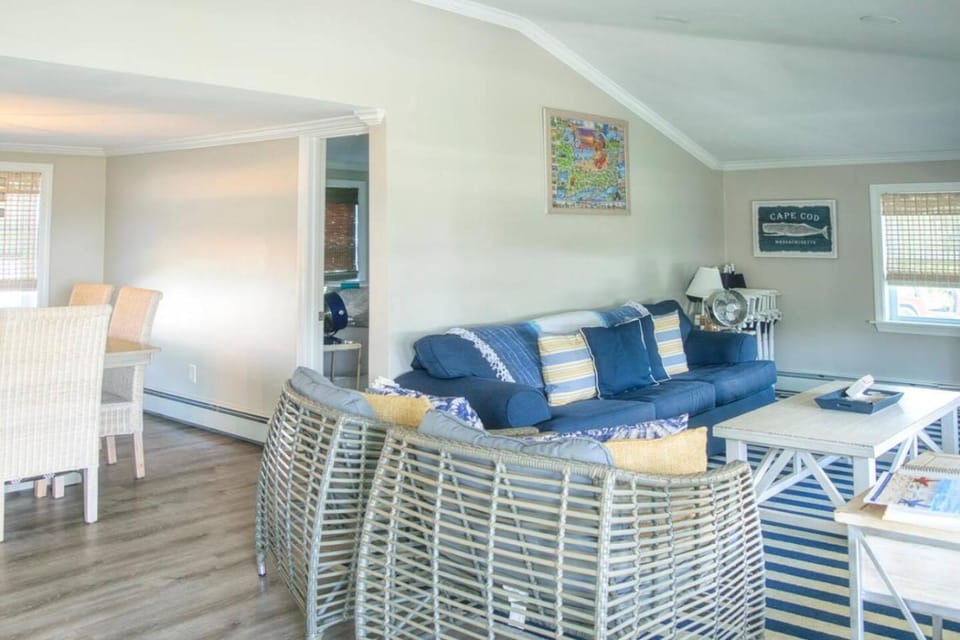 Steps to the Beach Pet Friendly Home House in Hyannis