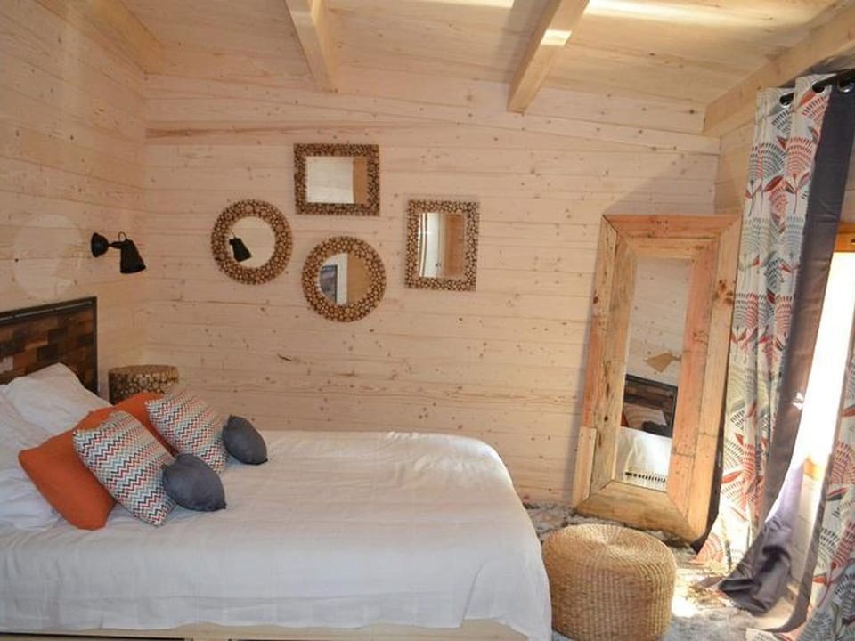 Chalet fonctionnel - 6 pers. - API-1-52-2271 Campground/ 
RV Resort in Nouvelle-Aquitaine
