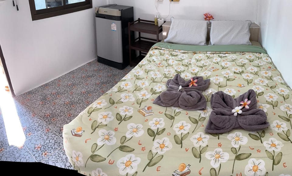 Bed, Photo of the whole room, Bedroom, Area and facilities, towels