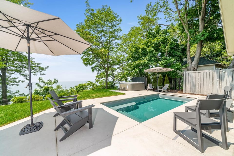 Lakefront Home - Pool, Hot Tub, Firepit & Private Beach! House in South Haven