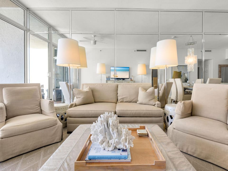 Day, TV and multimedia, Living room, Seating area, Sea view, furniture
