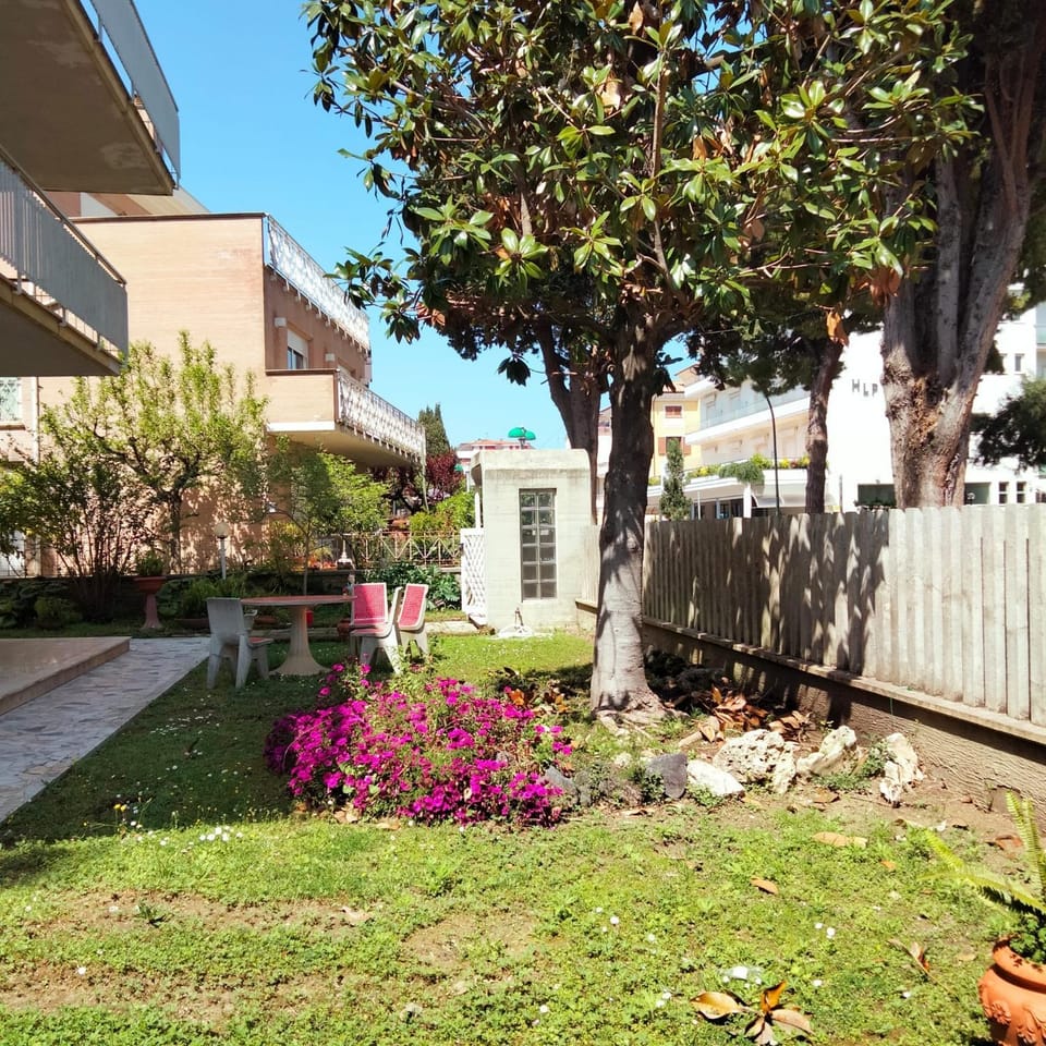 Residenza D'Annunzio 100 Apartment in Pineto