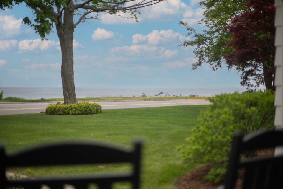 Lake Views & Fire Pit House in South Haven