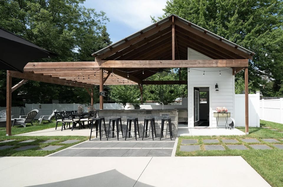 Luxury Retreat - Pool, Hot Tub, Outdoor Kitchen & Fire Pit House in South Haven