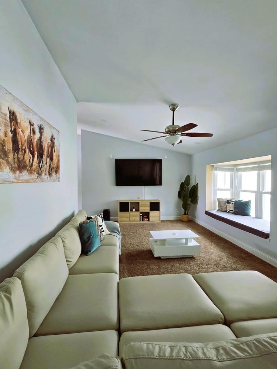 TV and multimedia, Living room, Seating area