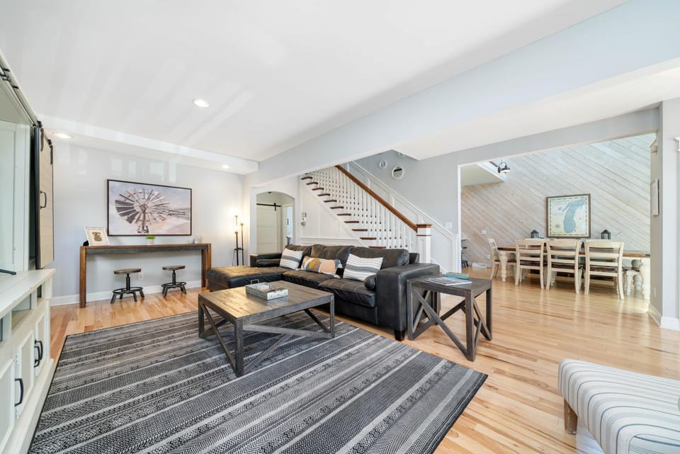 Enjoy North Beach Living - Multiple Patios with Partial Lake Views House in South Haven