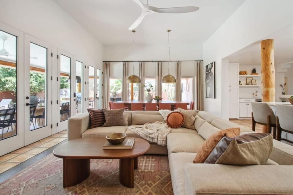 Serene Home Heated Pool & Games House in Paradise Valley