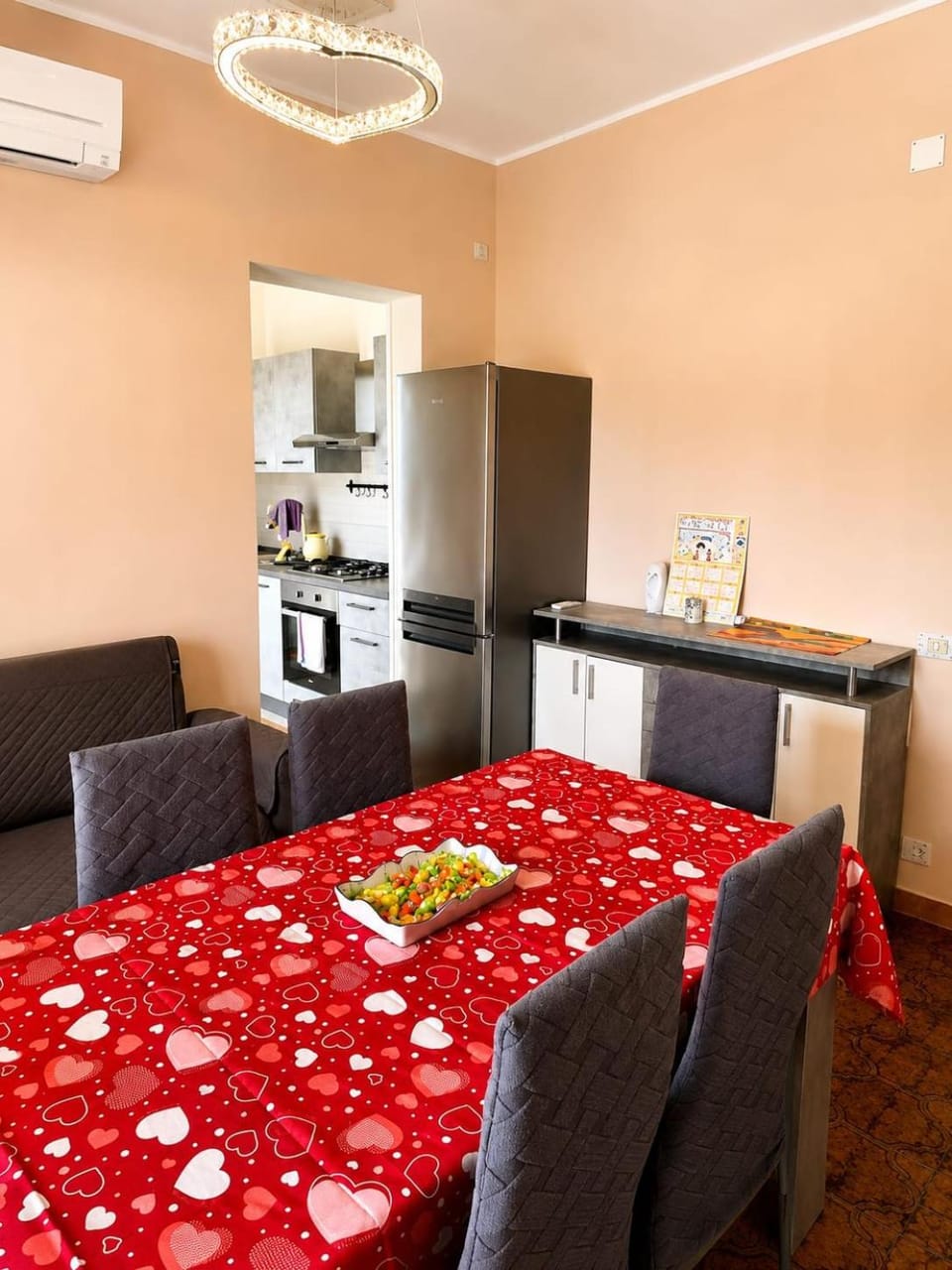 Kitchen or kitchenette, Living room, Dining area, oven