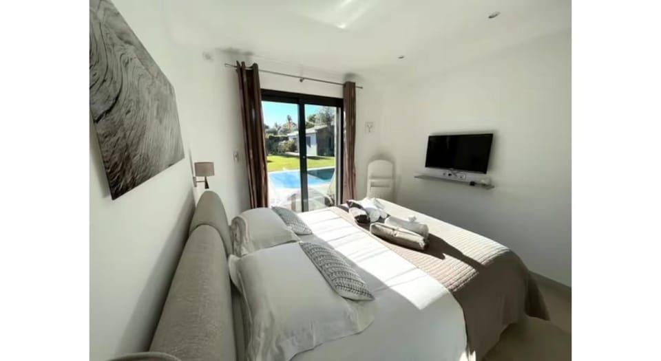 Sea View Home Bed and Breakfast in Antibes