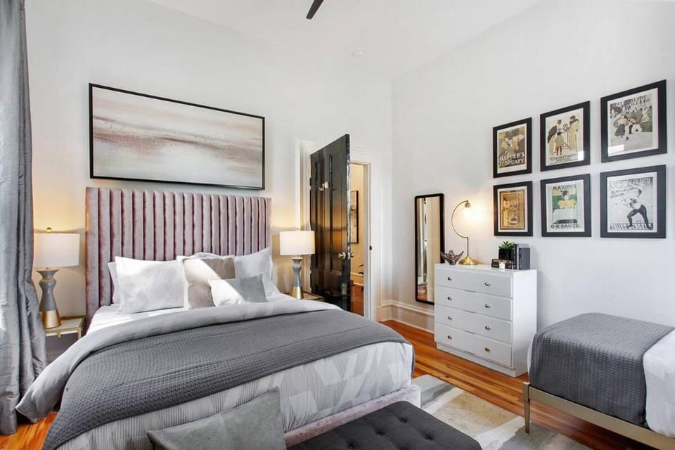 Modern Queen Anne Victorian Home House in Savannah