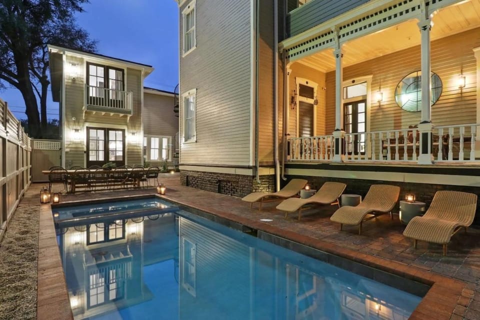 Contemporary Savannah Retreat Near Forsyth Park House in Savannah