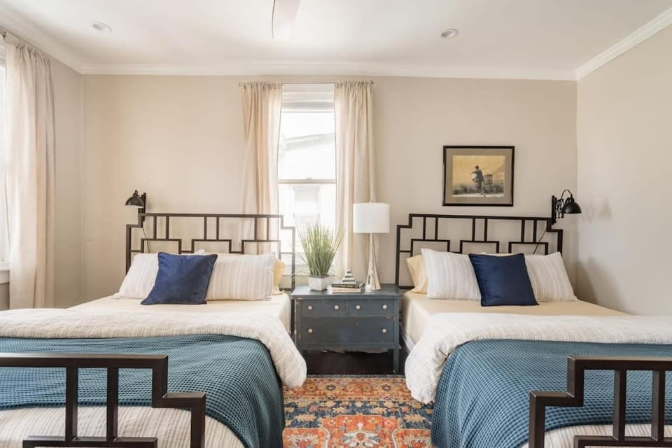 Chic Artisan Cottage Near Forsyth Park House in Savannah