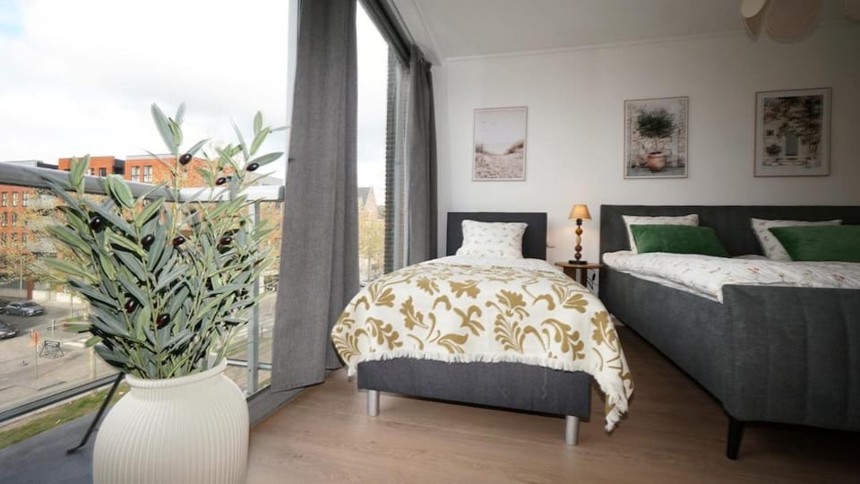 Bed, View (from property/room), Balcony/Terrace, Photo of the whole room, Bedroom
