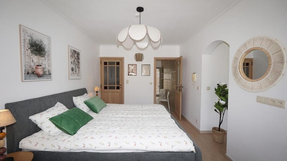 Bed, Photo of the whole room, Bedroom, wardrobe
