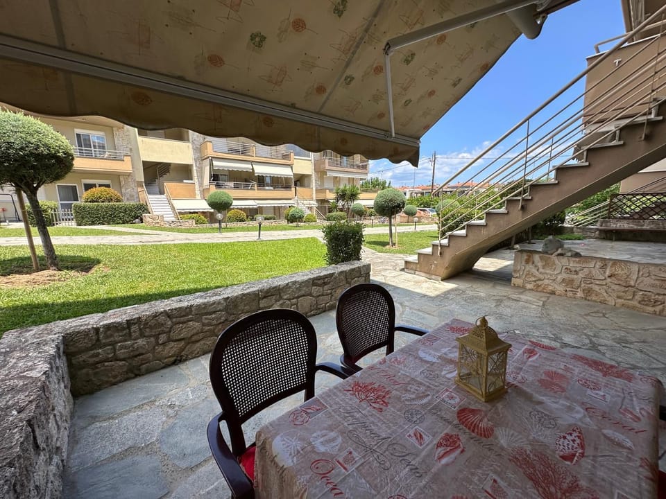 Patio, Day, View (from property/room), Balcony/Terrace